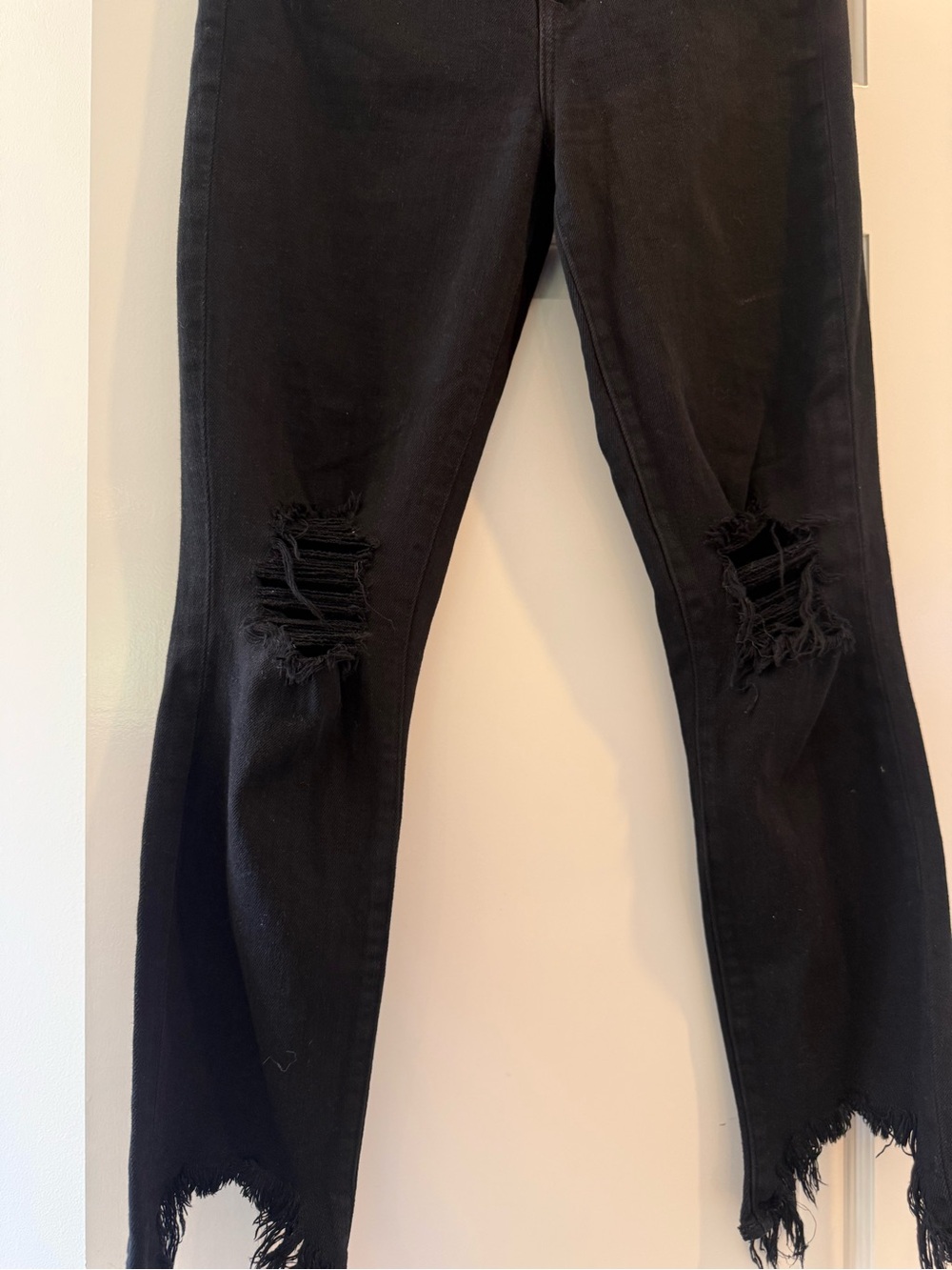 L'AGENCE Black Distressed Ankle Crop Jeans - Picture 3 of 5